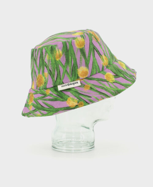 Gorro tipo bucket, con estampado florar en lila, verde y amarillo, hecho en algodón BCI de la marca mrs Roper.