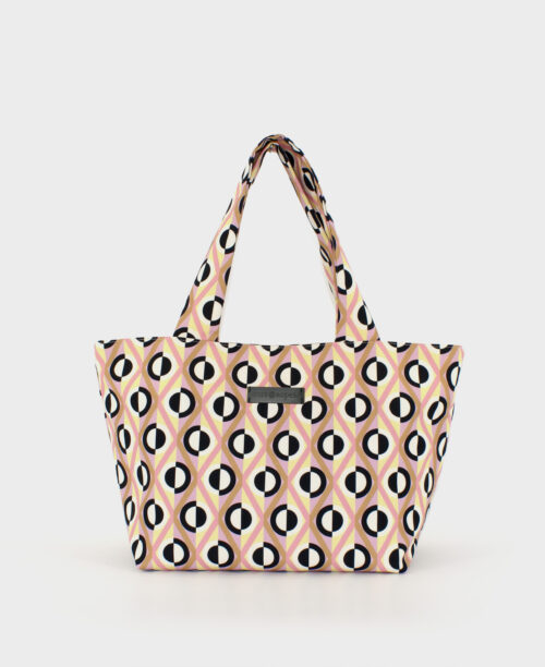 Bolso shopper mediano de mujer realizado en tejido reciclado RPET con estampado geométrico de rombos y rayas en blanco, negro, rosa y beige, de la marca Mrs. Roper.