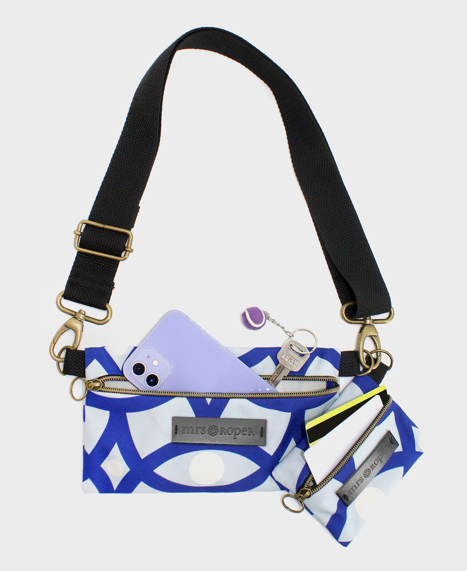 Bolso pequeño con monedero de mujer Dúo con estampado geométrico en azul y blanco, hecho en tejido RPET de la marca mrs Roper.