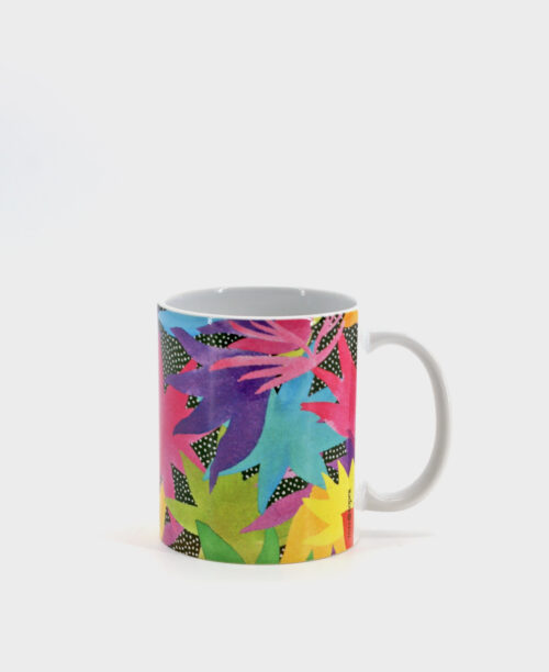 Taza tipo mug con estampado de flores multicolor de la marca mrs Roper.